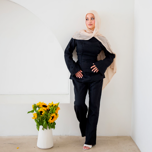 DAINTY LINEN TOP-BLACK